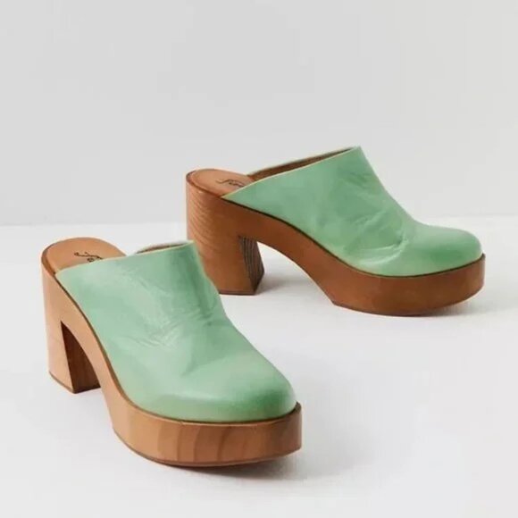 Suki Platform Clogs - Picture 10 of 11